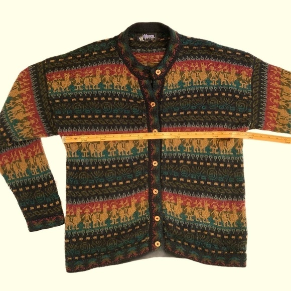 100% Alpaca sweater from Peru with colorful striped Alpaca design - Picture 2 of 3